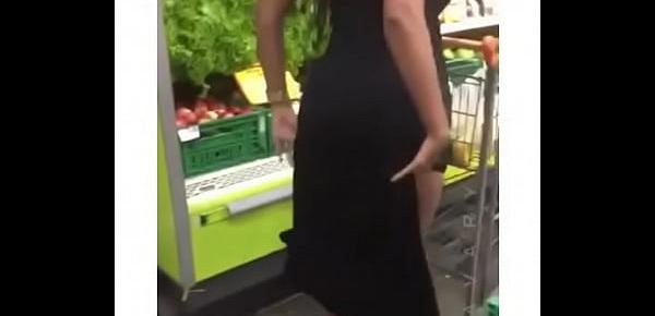  Karem no supermercado